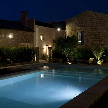 Le Corti Di Begio Aparthotel 3*