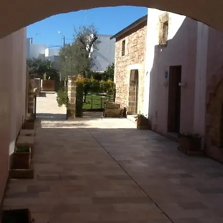 Le Corti Di Begio Aparthotel 3*